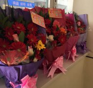 花送雷鋒手，情暖雷鋒心——“萬朵鮮花送雷鋒”活動溫暖落幕